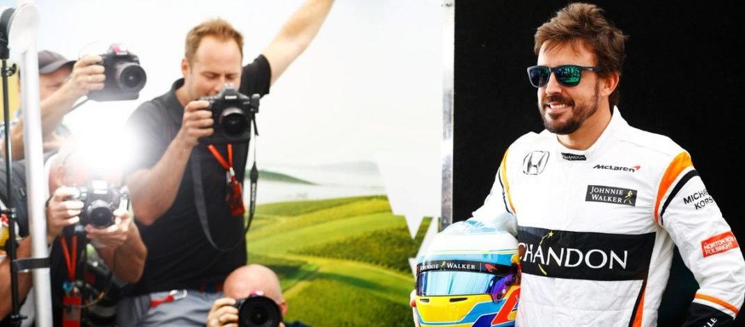 Foto de Fernando Alonso é o piloto mais popular da Fórmula 1 atual