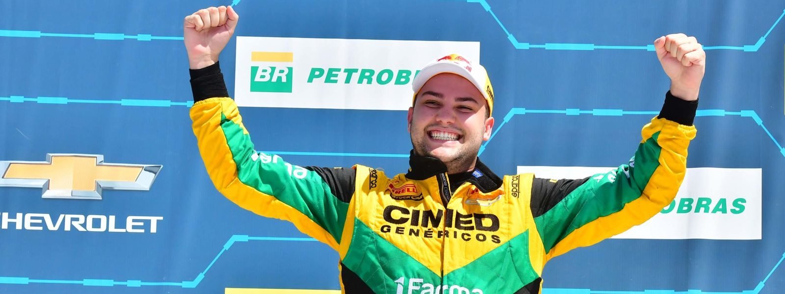 Foto de Fraga vence primeira corrida em Curitiba após parada nos boxes