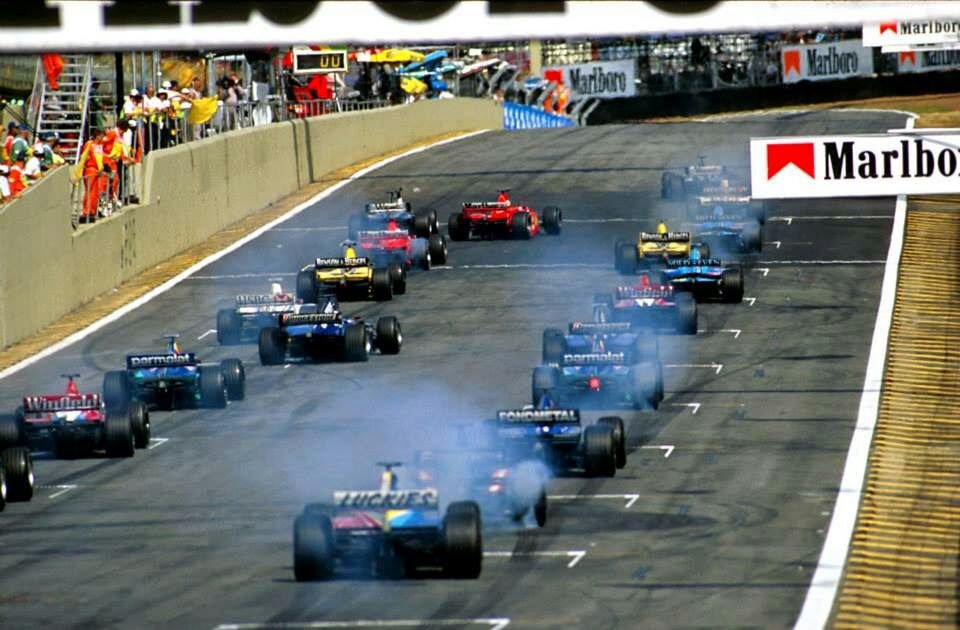 Foto de 11 de Abril 1999, A primeira vez é inesquecível – Dia 325 dos 365 dias mais importantes da história do automobilismo.