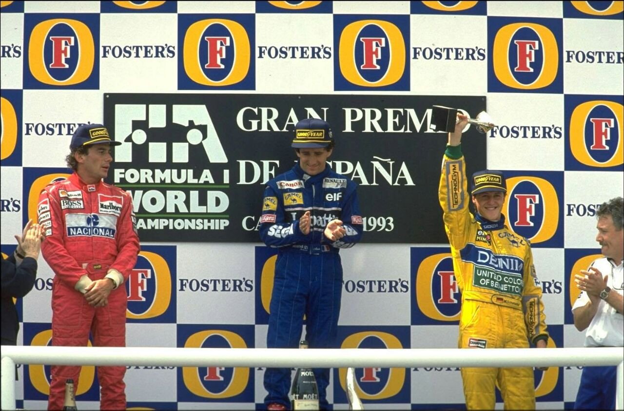 Foto de 09 de maio de 1993 – Prost, Senna e Schumacher juntos no podium pela única vez – Dia 352 dos 365 dias mais importantes da história do automobilismo