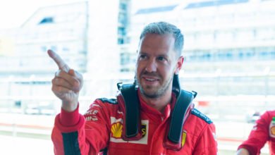 Foto de Heróis não usam capa! Sebastian Vettel realiza doação para instituição de caridade na Itália