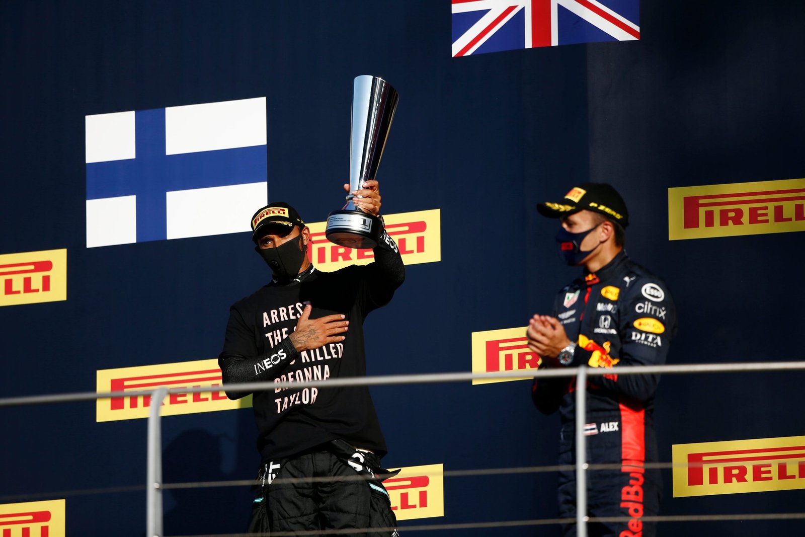 Alexander Albon conquista primeiro pódio - Foto Red Bull Racing