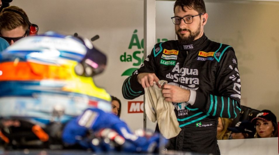 Gustavo Frigotto, o mais amado piloto e Professor de História, retorna à Stock Series com a Astcon Racing; Arthur Gama se junta à equipe