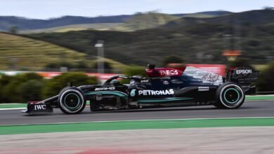Foto de Lewis Hamilton lidera TL2 em Portugal e mantém Mercedes na ponta
