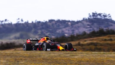 Foto de Max Verstappen lidera TL3 em Portugal desbancando a dupla da Mercedes