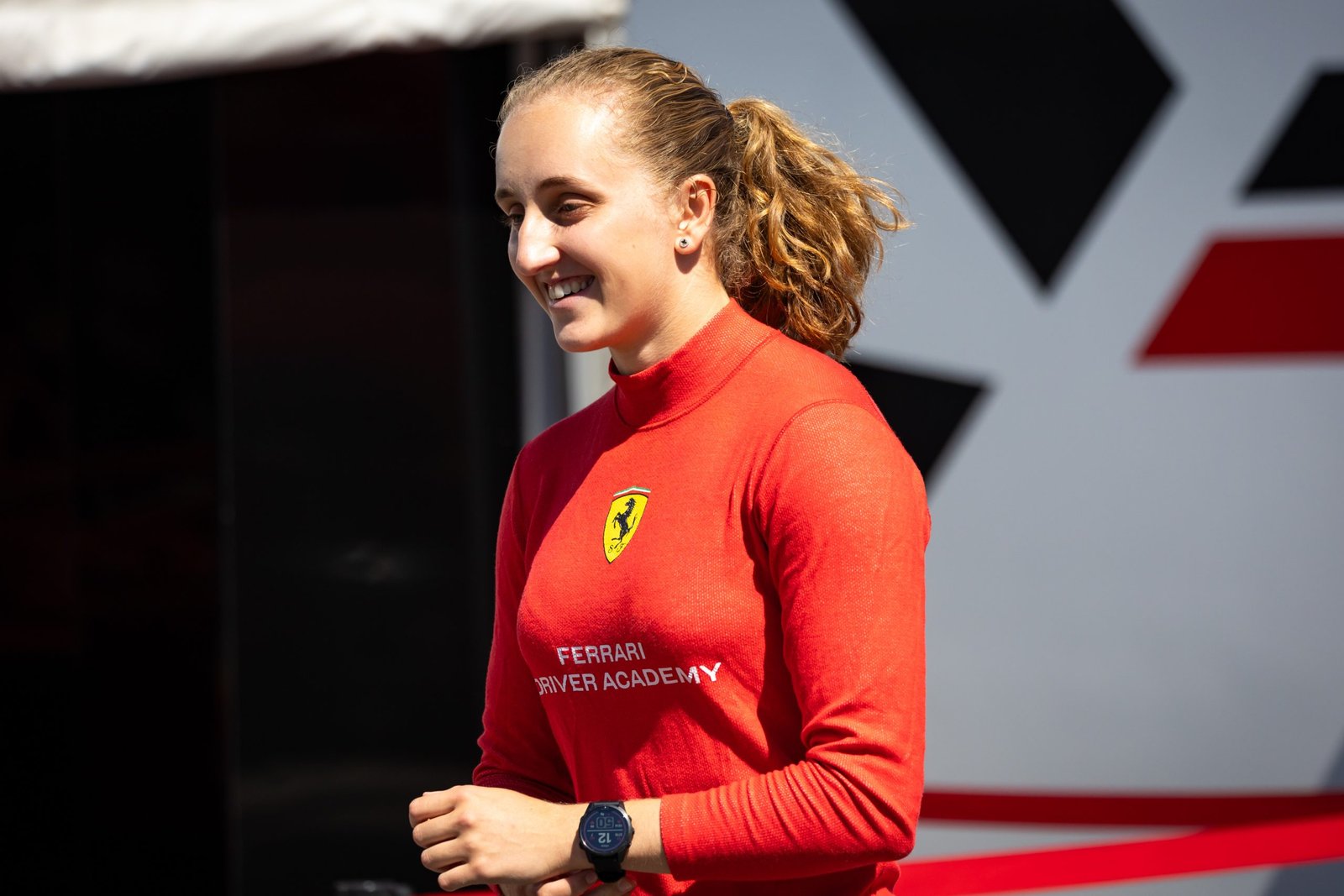 Representando a Ferrari, Maya Weug disputará a F1 Academy em 2024