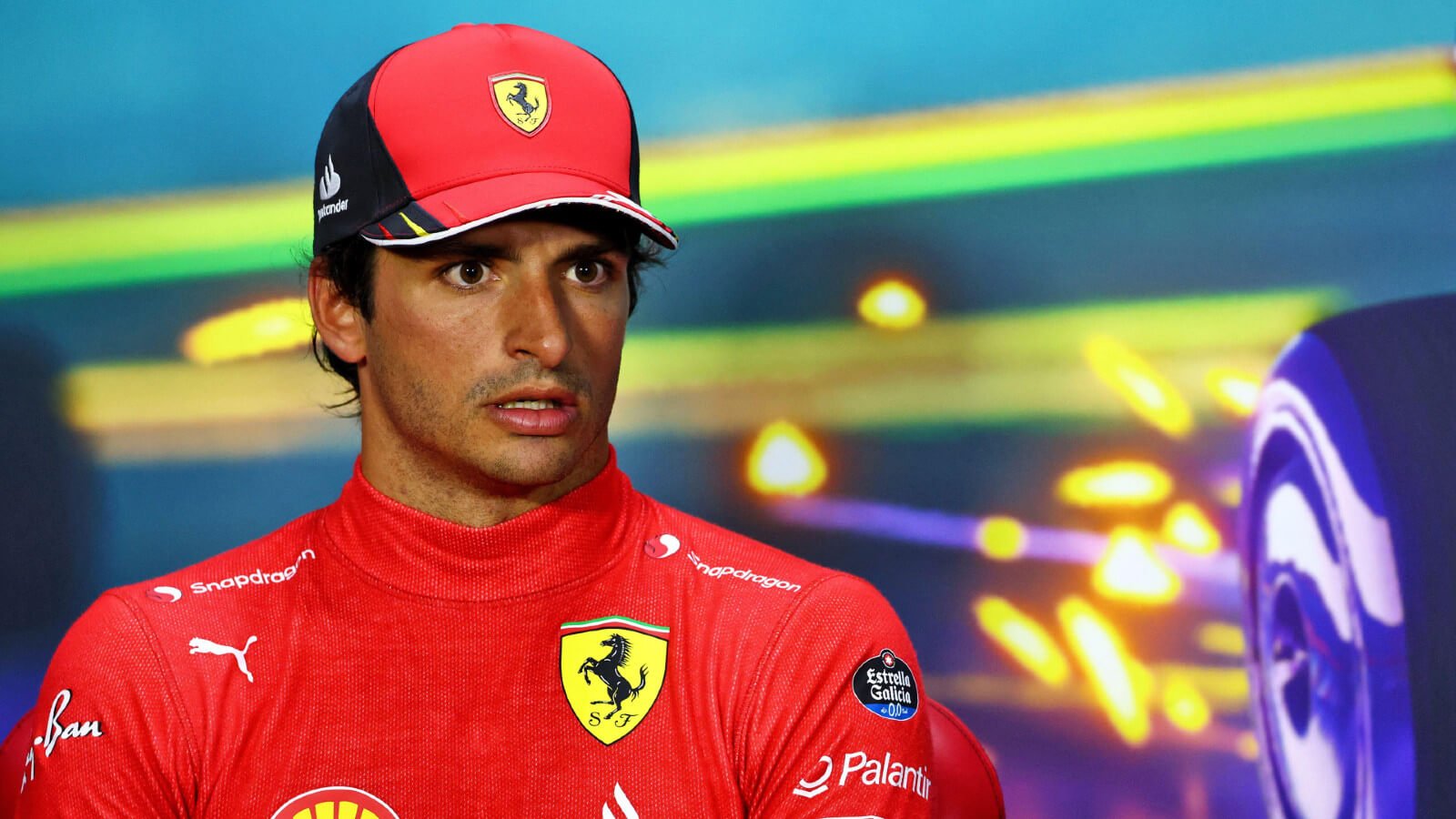 Carlos Sainz busca vaga na Fórmula 1 após Ferrari optar por Hamilton para 2025