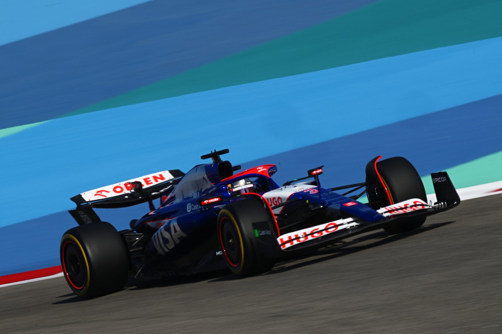 Daniel Ricciardo lidera TL1 do GP do Bahrein. Verstappen é 6º