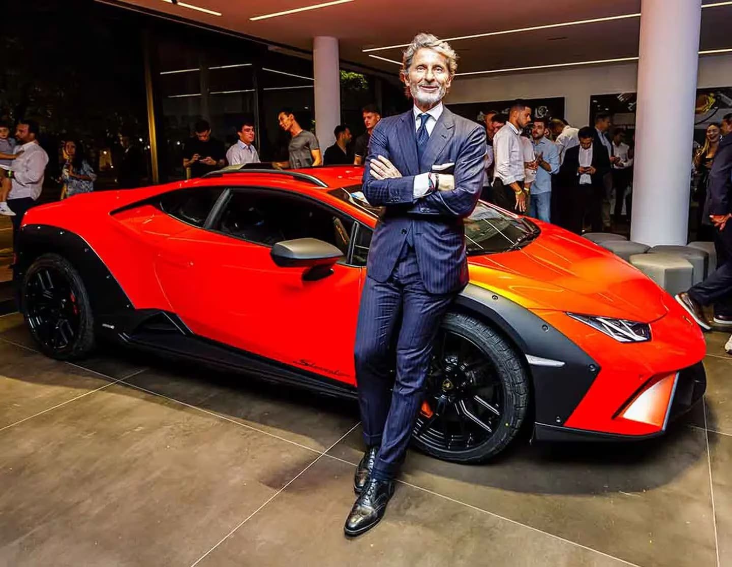 CEO da Lamborghini Revela Estratégias para Cativar Novas Gerações em Carros Milionários