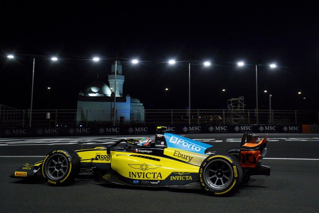 Gabriel Bortoleto pronto para acelerar em Melbourne no Grande Prêmio da Austrália de Fórmula 2