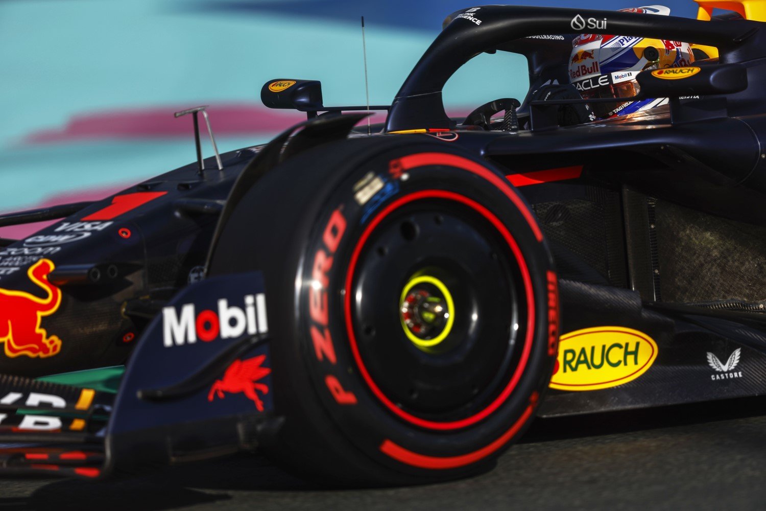 Confira o Grid de Largada: Verstappen garante pole position para o GP da Arábia Saudita da F1, Leclerc e Pérez seguem atrás