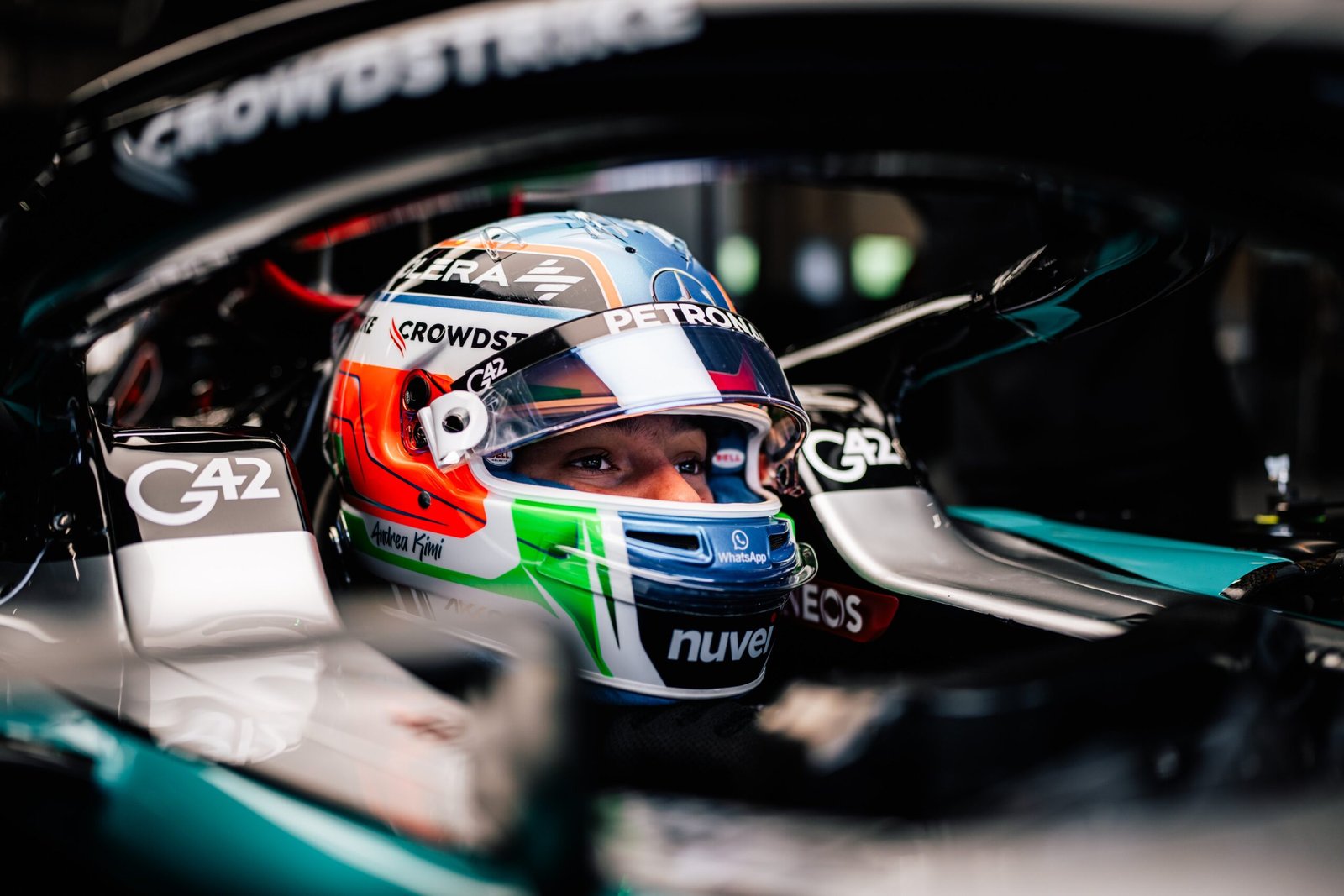 Kimi Antonelli completa primeira sessão de testes com a Mercedes