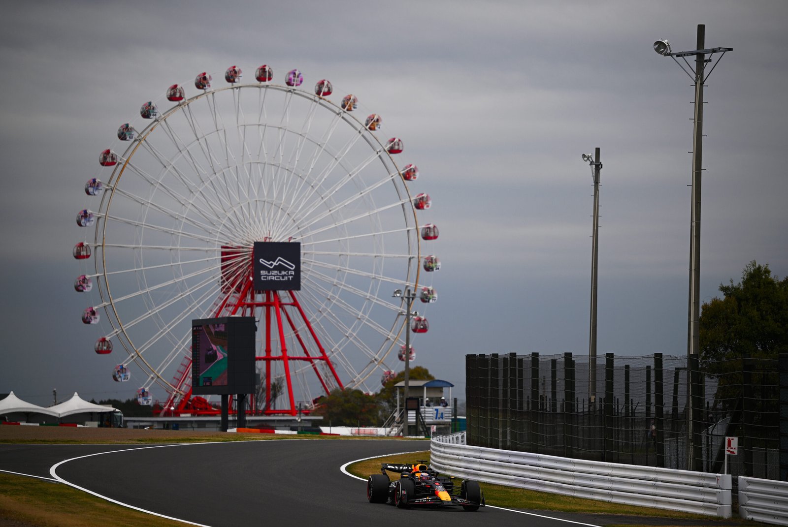 Red Bull começa fim de semana no Japão com dobradinha liderada por Max Verstappen
