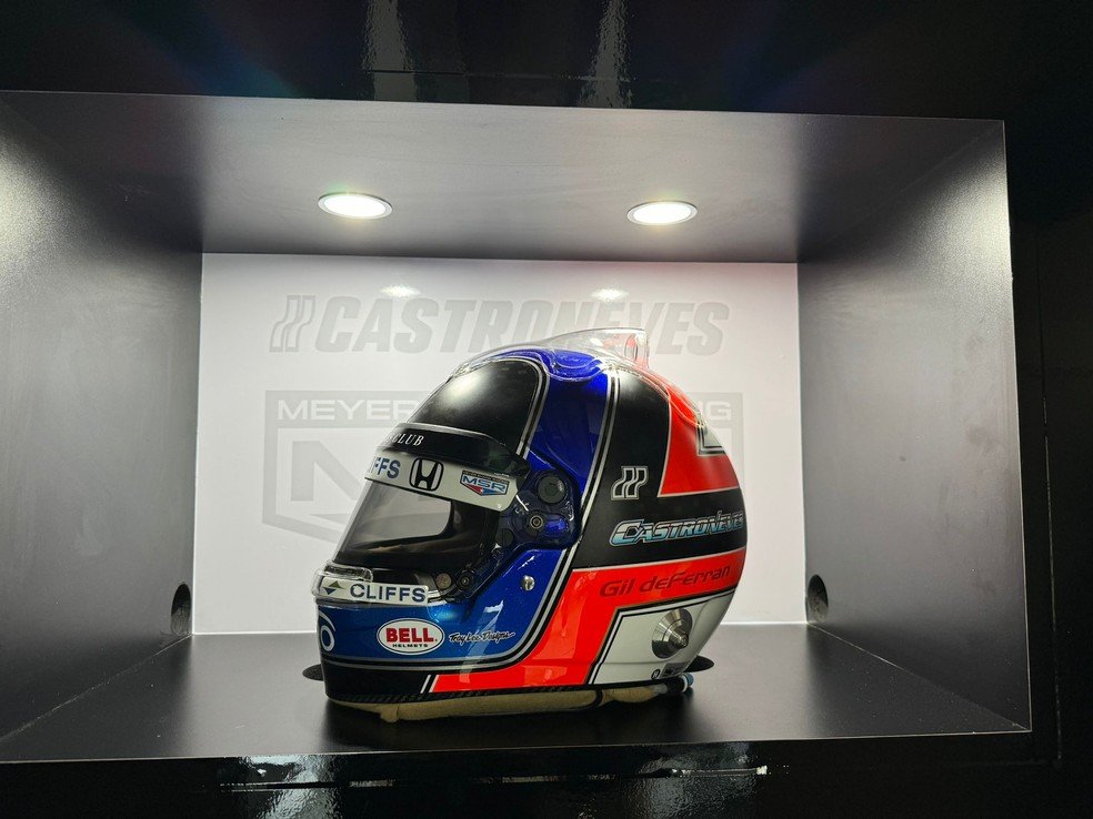 Castroneves revela capacete especial para a Indy 500 em homenagem a Gil de Ferran