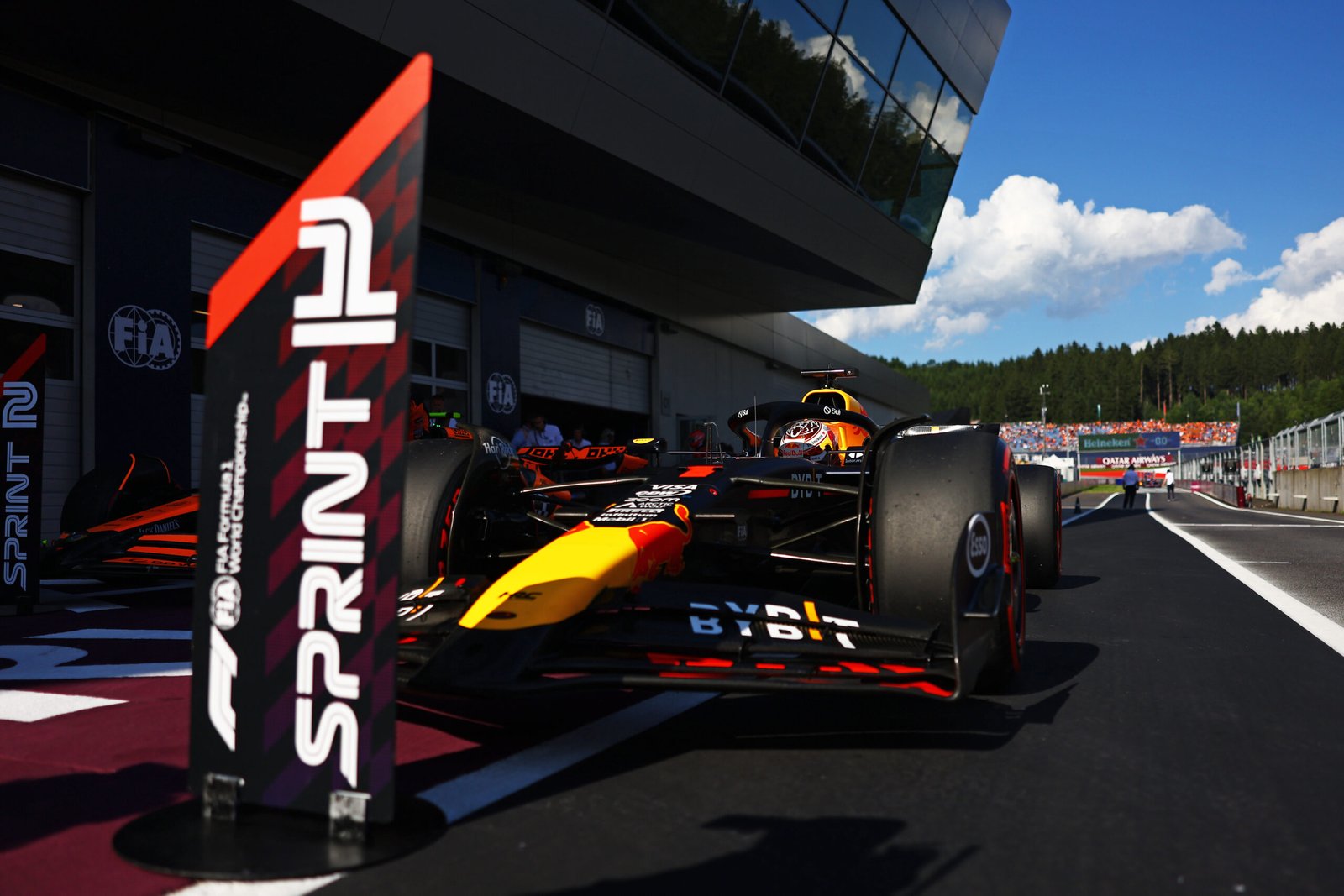 Max Verstappen supera Lando Norris e conquista pole para prova Sprint na Áustria
