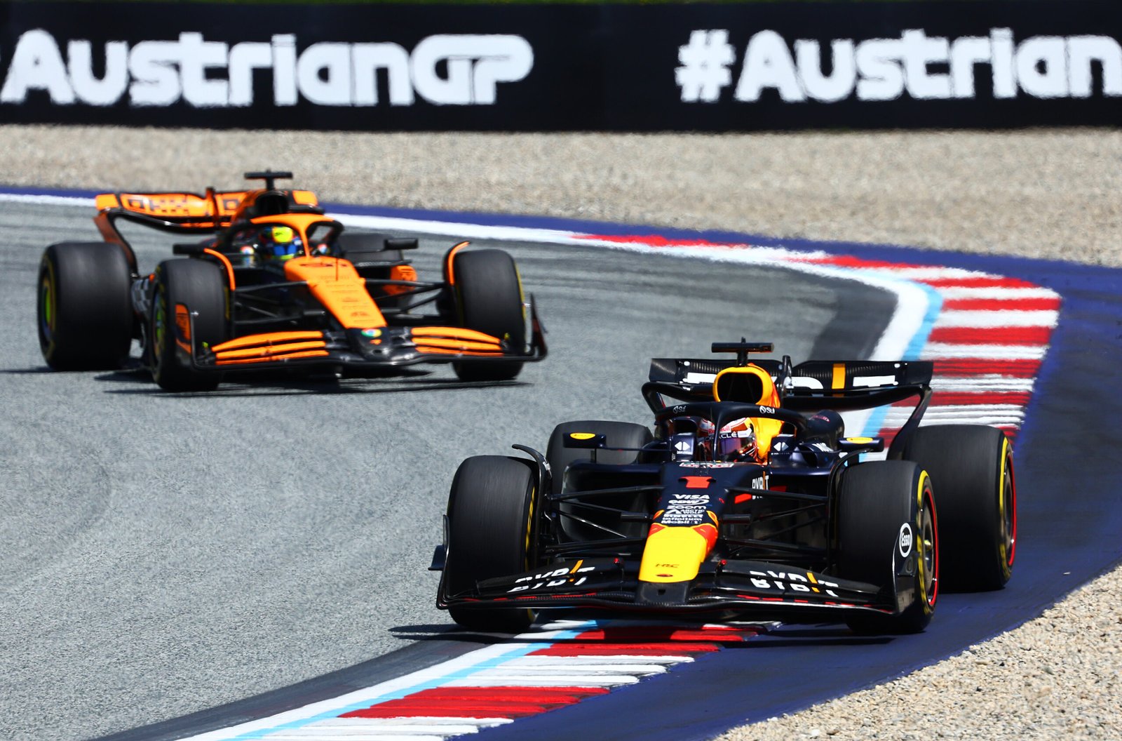 Verstappen supera ameça da McLaren e vence prova Sprint na Áustria