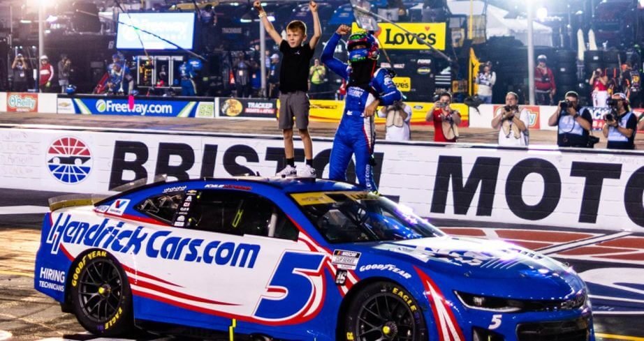 Kyle Larson domina etapa de Bristol e confirma favoritismo nos playoffs