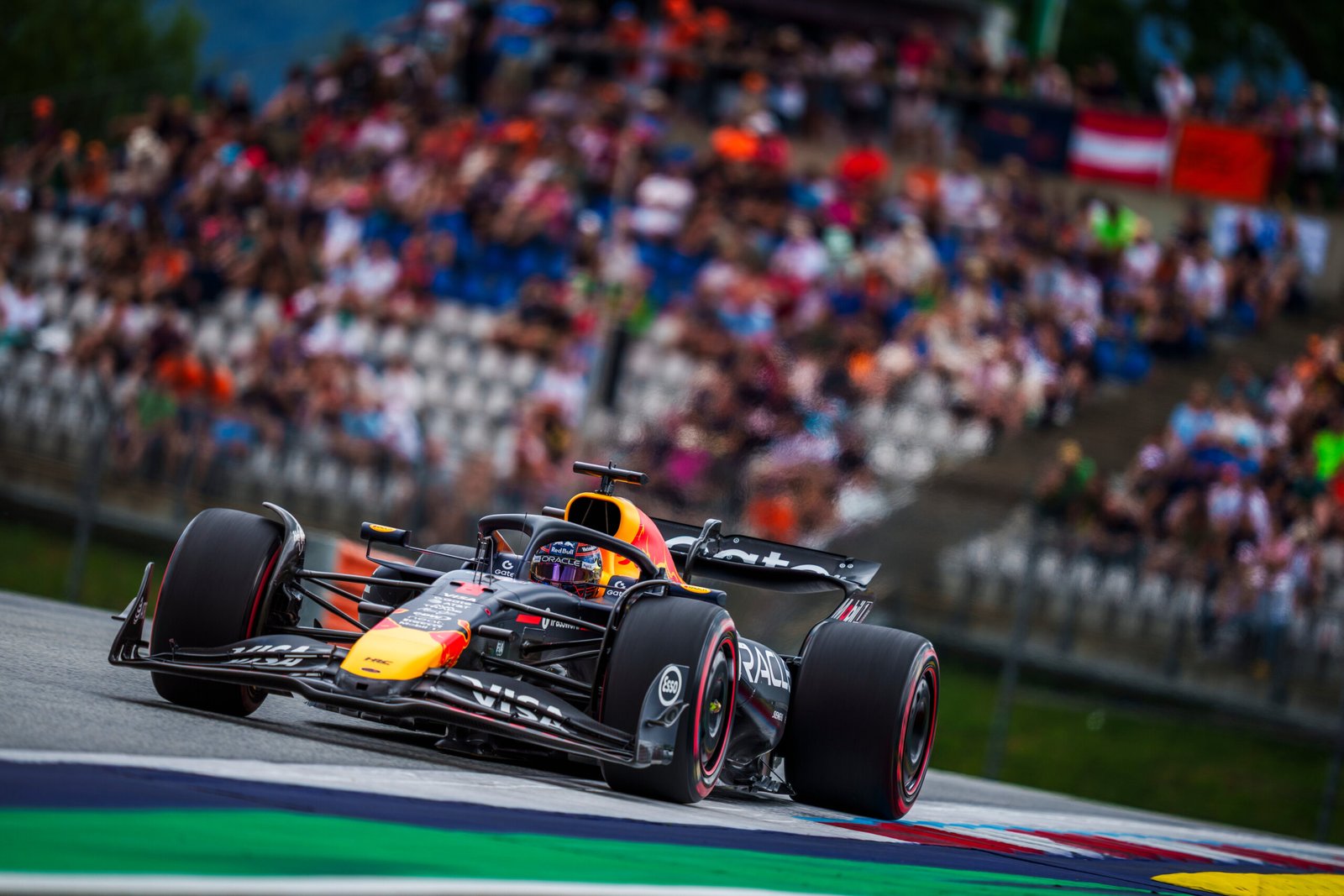 Sem Lambiase, Verstappen aprova trabalho de Simon Rennie na Áustria