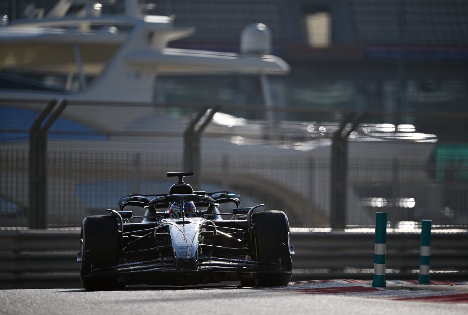 Pirelli e equipes completam último teste de pneus de 2026 em Abu Dhabi