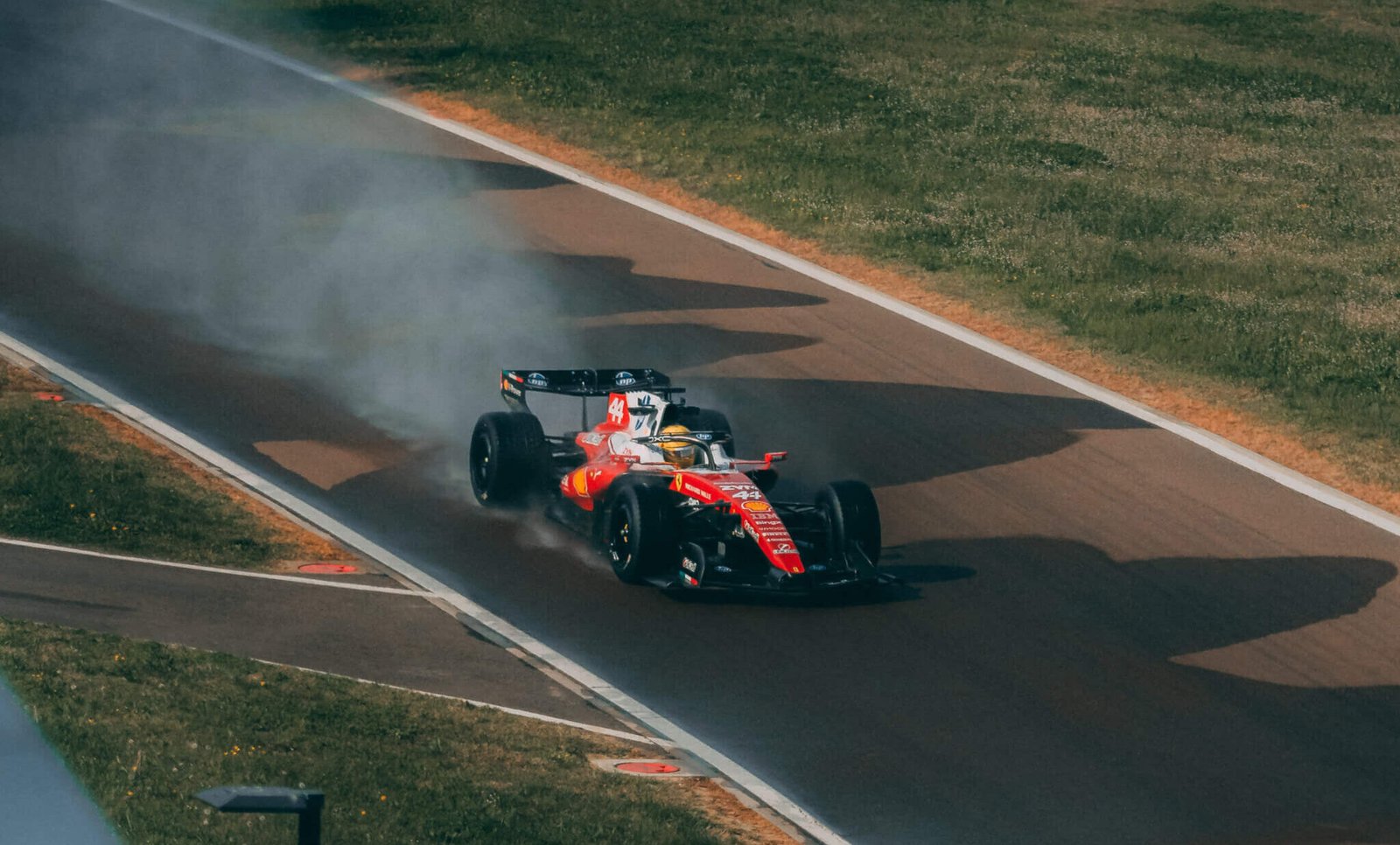 Hamilton comanda segundo dia de testes da Pirelli em Fiorano focado em pneus de chuva