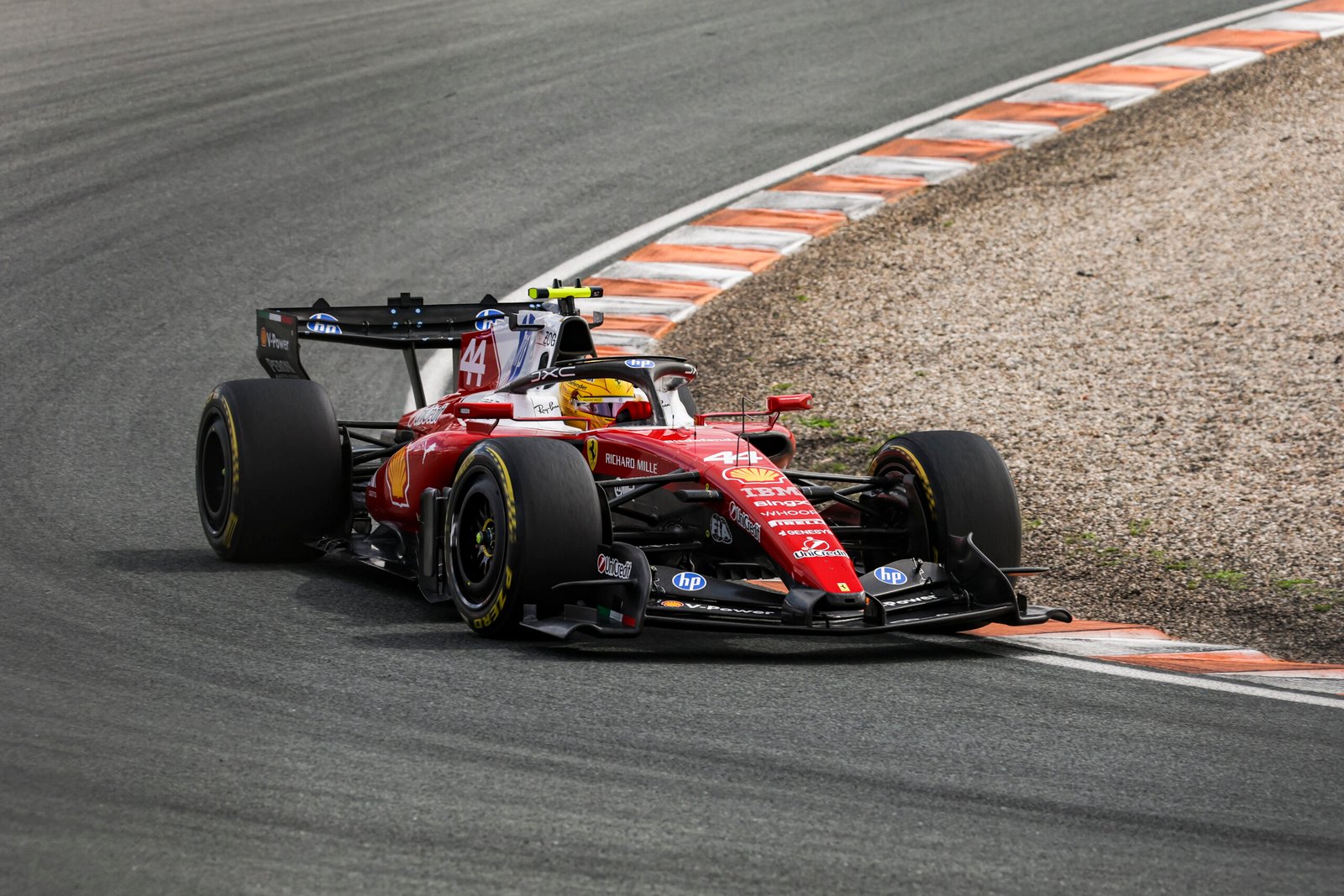 Vasseur explica estratégia da Ferrari após críticas de Hamilton no GP da Holanda